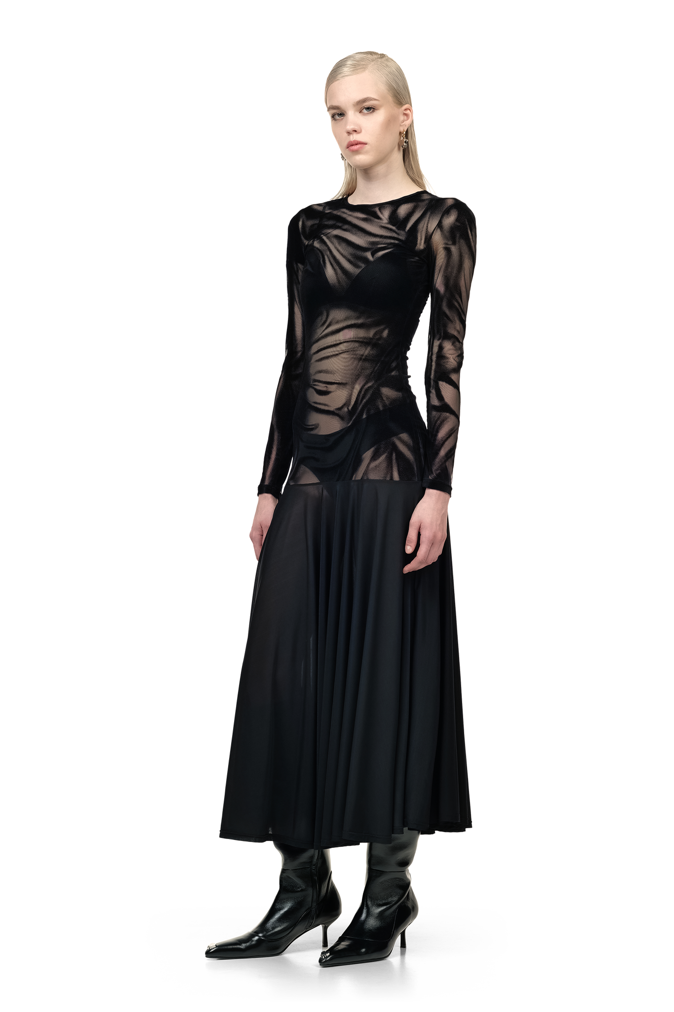 Low Hips Black Velvet Dress