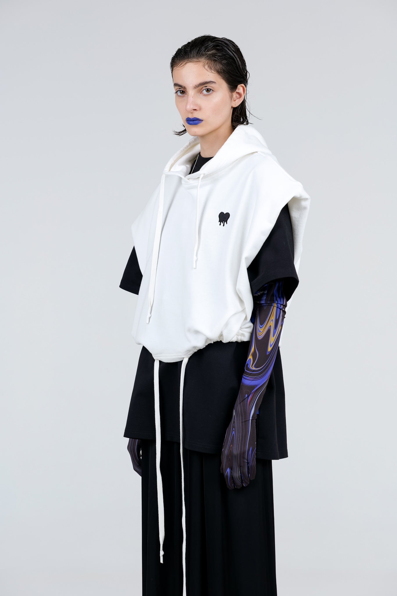 Black heart sleeveless oversized hoodie